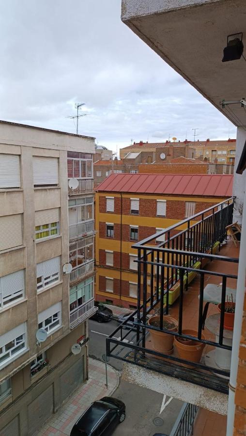 Moderno Apartamento Cerca Del Centro En León Eksteriør billede